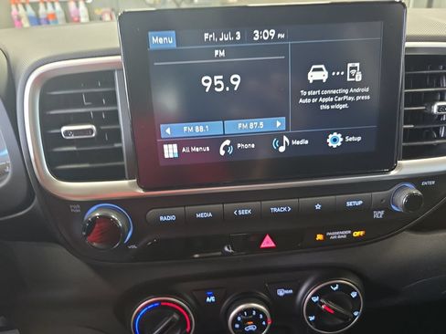New 2026 Hyundai Venue SE FWD image 23