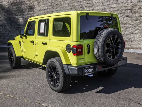 Used 2024 Jeep Wrangler Unlimited Sahara image 9