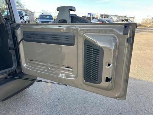 New 2025 Ford Bronco 4-Door AWD/4WD image 21