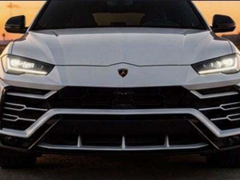 Used 2019 Lamborghini Urus AWD/4WD image 4