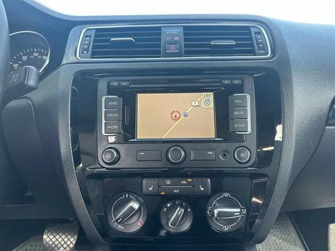 Used 2015 Volkswagen Jetta Sport FWD image 20