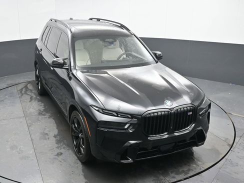 Used 2025 BMW X7 M60i image 43