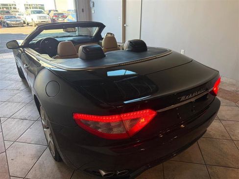 Used 2010 Maserati GranTurismo Convertible image 9