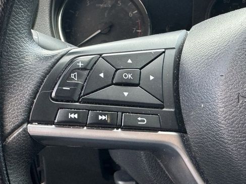 Used 2020 Nissan Rogue S image 10