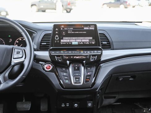 Used 2025 Honda Odyssey Touring image 13