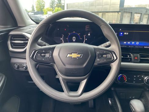 Used 2025 Chevrolet TrailBlazer LT AWD/4WD image 20