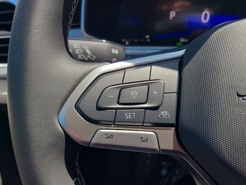 New 2025 Volkswagen Taos SE image 25