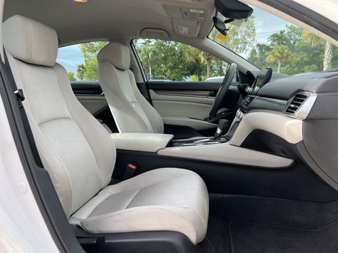 Used 2018 Honda Accord LX image 31