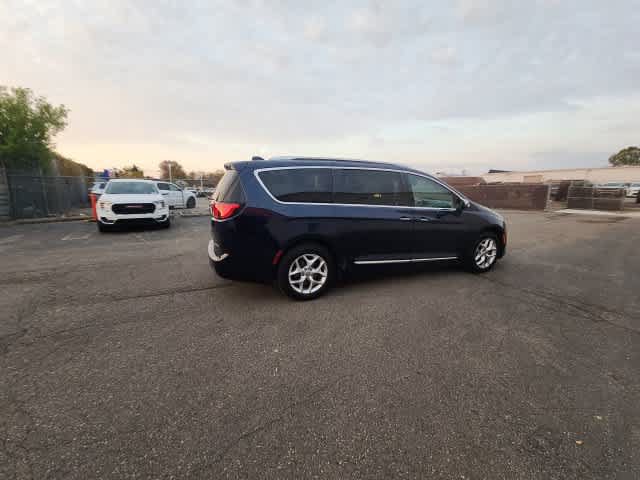 Used 2020 Chrysler Pacifica Limited FWD image 16
