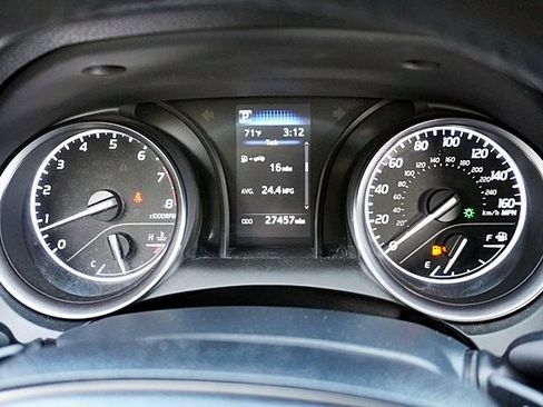 Used 2023 Toyota Camry SE image 29