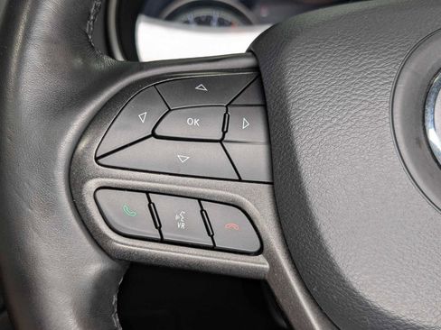 Used 2021 Jeep Cherokee Trailhawk AWD/4WD image 35