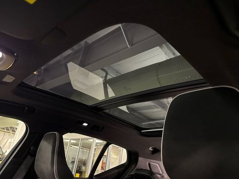 Certified 2023 Volvo XC40 Recharge Plus w/ Protection Package Premier AWD/4WD image 20