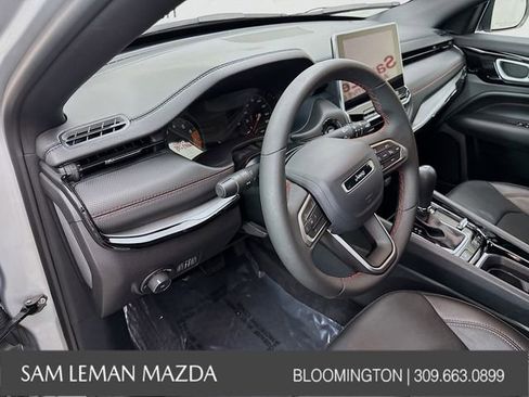 Used 2024 Jeep Compass Trailhawk image 13