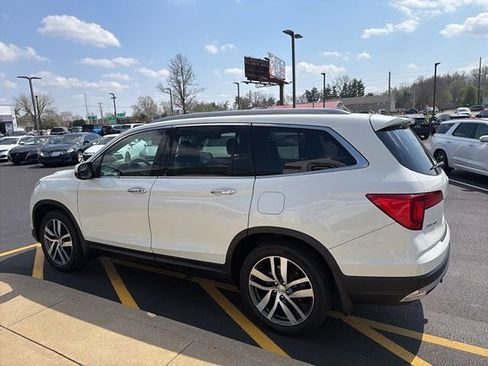Used 2018 Honda Pilot Elite image 16