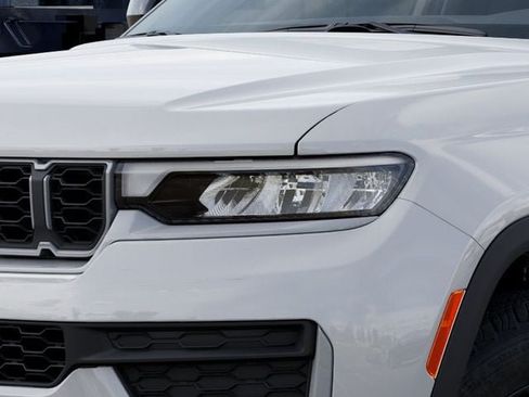 New 2026 Jeep Grand Cherokee Altitude AWD/4WD image 6