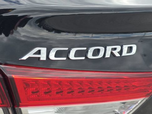 Used 2021 Honda Accord Touring image 12