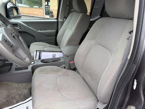 Used 2018 Nissan Frontier SV AWD/4WD image 15