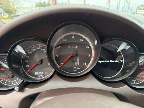 Used 2014 Porsche Cayenne Turbo S image 31