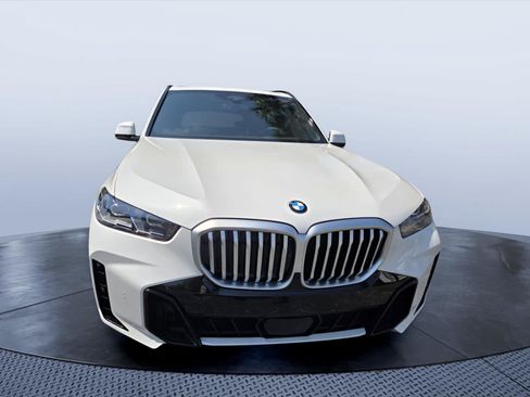 Used 2026 BMW X5 sDrive40i w/ M Sport Package RWD image 2
