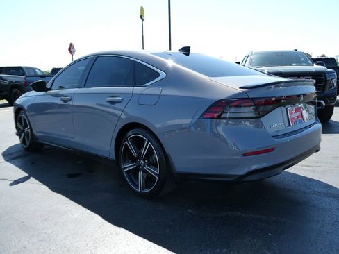 Used 2025 Honda Accord Sport image 6