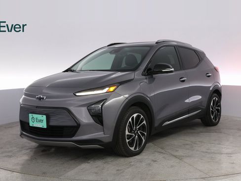 Used 2022 Chevrolet Bolt EUV Premier w/ Sun & Sound Package image 2