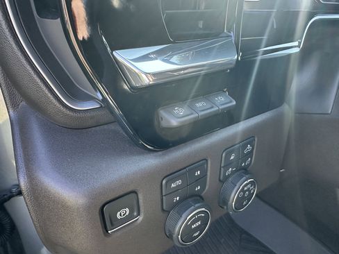 Used 2025 Chevrolet Silverado 1500 LTZ image 13