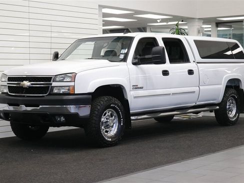 Used 2006 Chevrolet Silverado 2500 W/T AWD/4WD image 1