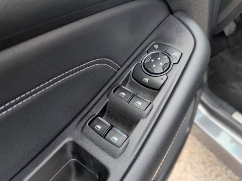 Used 2022 Ford Edge Titanium image 12