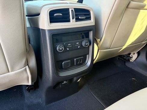 Used 2011 GMC Acadia Denali image 6