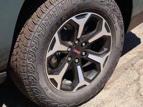 New 2026 GMC Yukon XL AT4 AWD/4WD image 43