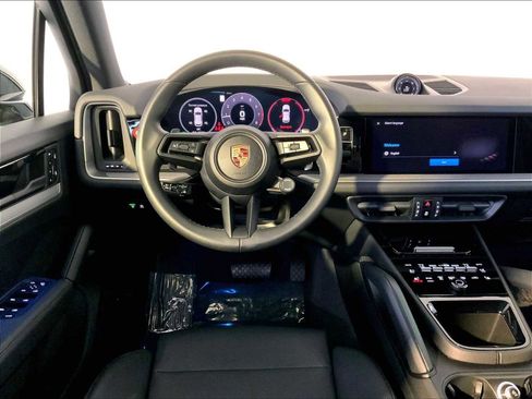 Certified 2025 Porsche Cayenne image 13
