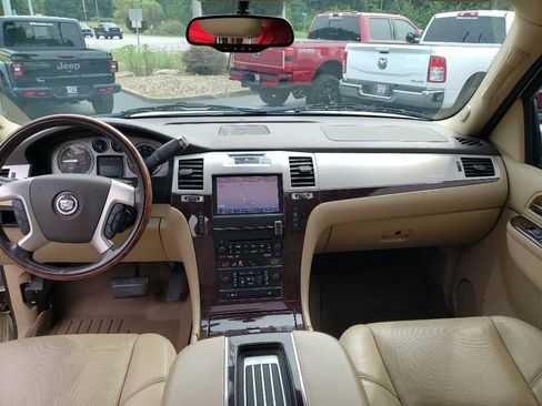 Used 2014 Cadillac Escalade Premium AWD/4WD image 16