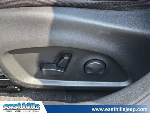Used 2023 Jeep Compass Limited w/ Sun and Sound Group AWD/4WD image 18