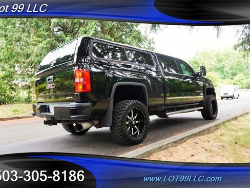 Used 2015 GMC Sierra 2500 Denali w/ Duramax Plus Package AWD/4WD image 9