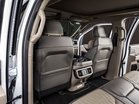 Used 2026 Ford F350 Platinum w/ Platinum Plus Package image 34