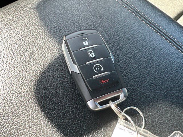 Used 2023 RAM 1500 Big Horn AWD/4WD image 2