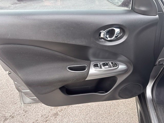 Used 2011 Nissan Juke S FWD image 14