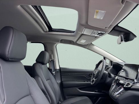 Certified 2026 Honda Odyssey EX-L image 40