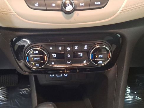 Used 2020 Buick Encore GX Select w/ Sport Touring Package FWD image 18