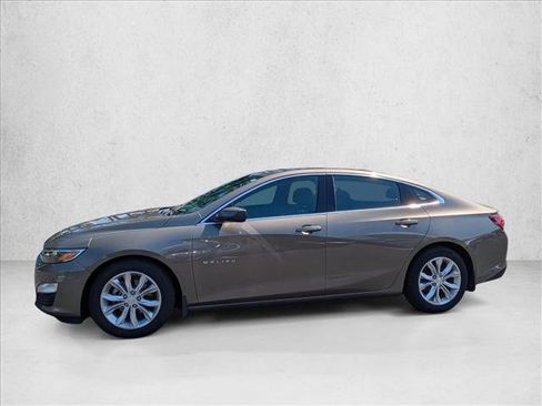 Used 2020 Chevrolet Malibu LT w/ Leather Package FWD image 9