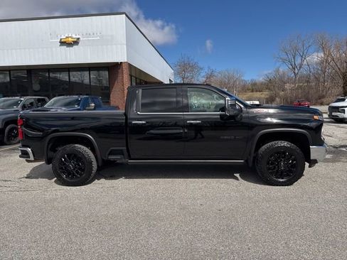Used 2025 Chevrolet Silverado 2500 LTZ w/ LTZ Premium Package image 11