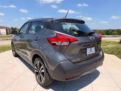 Used 2019 Nissan Kicks SV FWD image 8