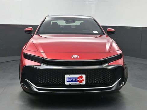 Used 2023 Toyota Crown Limited w/ Advanced Technology Package image 41