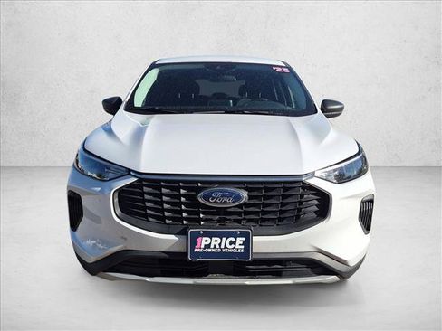 Used 2025 Ford Escape Active AWD/4WD image 2