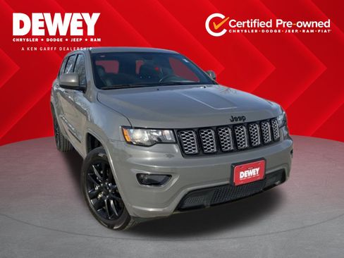 Certified 2022 Jeep Grand Cherokee Laredo X image 1