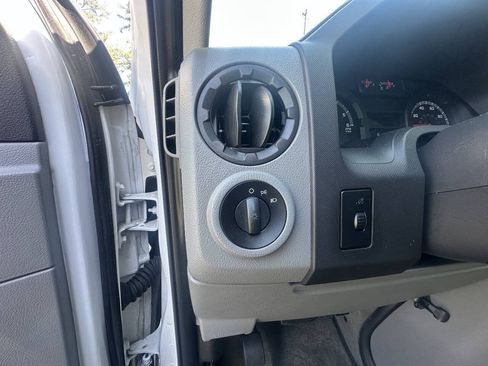 Used 2013 Ford E-350 and Econoline 350 XLT RWD image 15