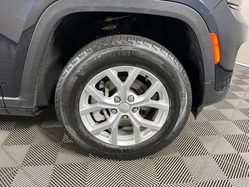 Used 2023 Jeep Grand Cherokee Limited AWD/4WD image 9