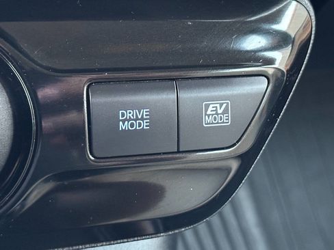 Used 2021 Toyota Prius LE image 42