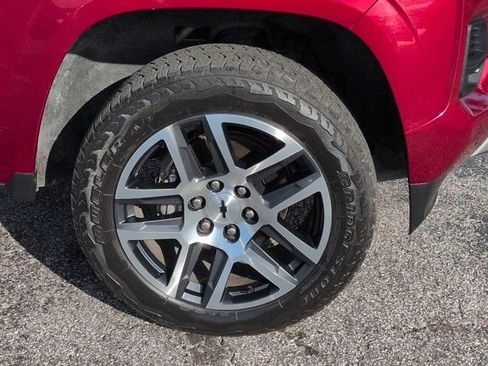 Used 2024 Chevrolet Colorado Z71 w/ Z71 Convenience Package 2 AWD/4WD image 10