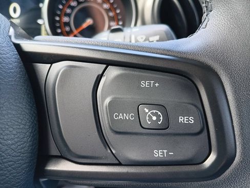 Used 2023 Jeep Wrangler Unlimited Sport AWD/4WD image 6